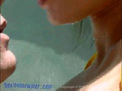 Секс женщин под водой