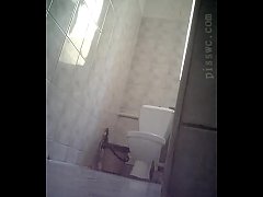 Порно скрытые камеры в женских туалетах