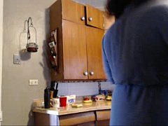 Секс со своей женой на кухне